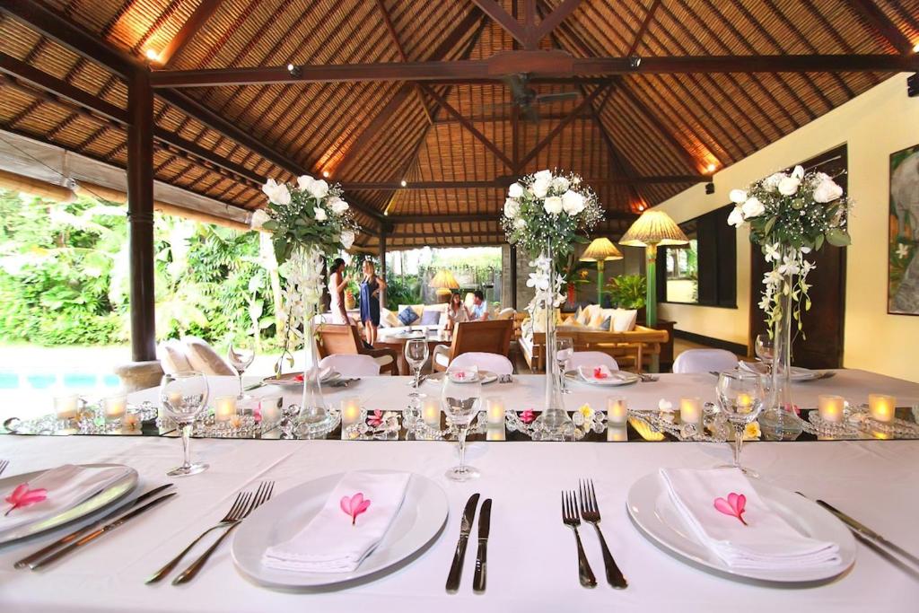 Large Private Villa, central Seminyak, Bali Large Private Villa, central Seminyak, Bali