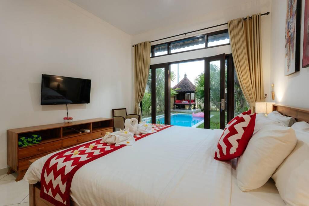 Villa Penny, Seminyak - Spacious 3 Bedroom Pool Villa! Villa Penny, Seminyak - Spacious 3 Bedroom Pool Villa!