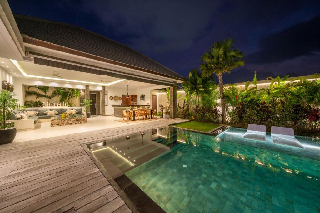 Villa Tira - Elegant 3BR in Central Seminyak Villa Tira - Elegant 3BR in Central Seminyak