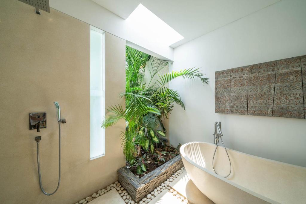 Villa Tira - Elegant 3BR in Central Seminyak Villa Tira - Elegant 3BR in Central Seminyak