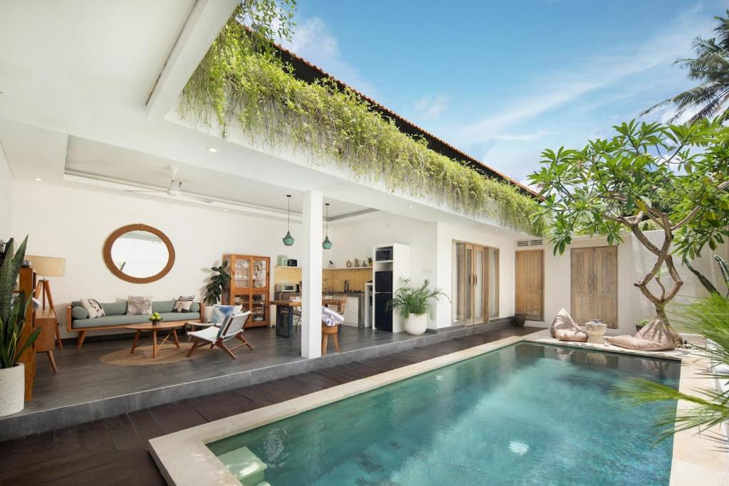 Stylish 2BR Villa in Seminyak with Private Pool Stylish 2BR Villa in Seminyak with Private Pool