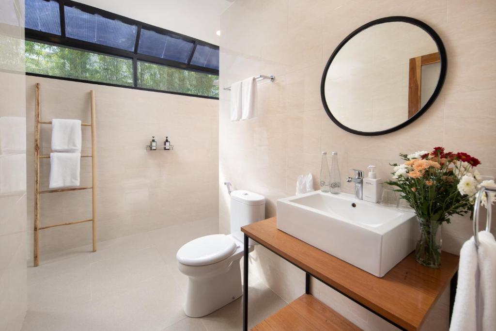 NEW, Seminyak 8 Bed,10 Bath Villa, Best Location