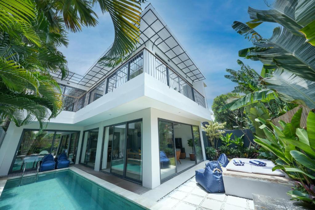 Twin Villas Drupadi 8BR Seminyak by Exotic Bali Properties Twin Villas Drupadi 8BR Seminyak by Exotic Bali Properties