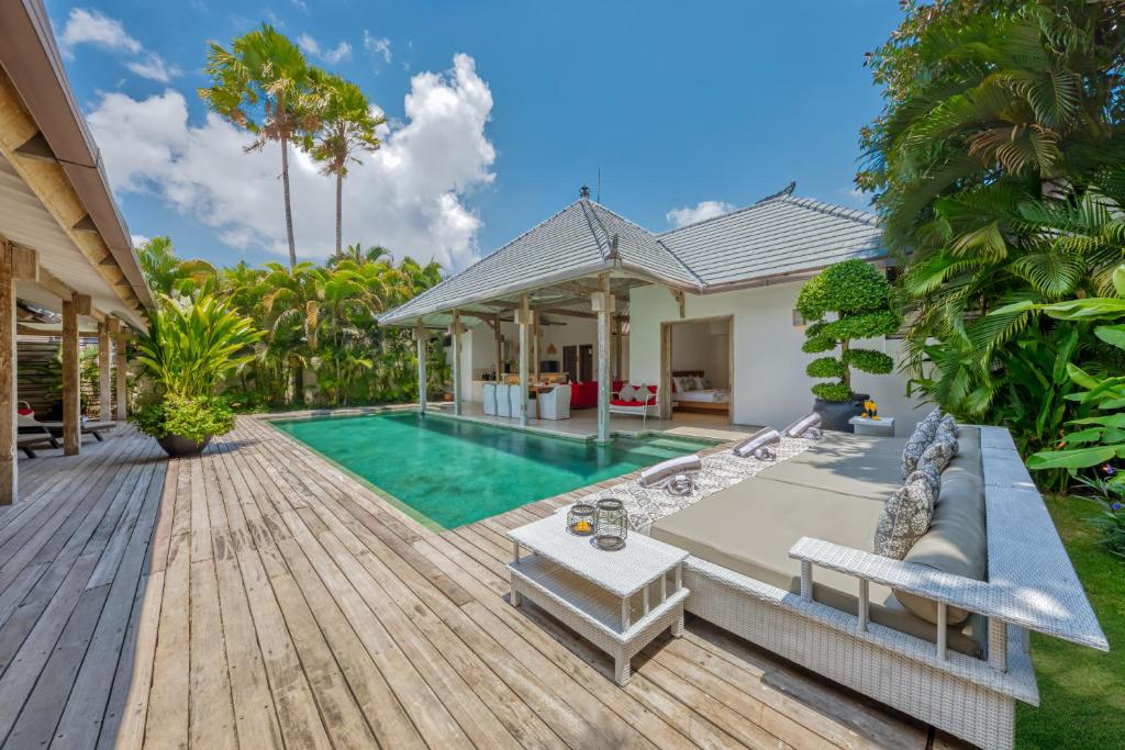 PROMO 4 bd Spacious villa in strategic location PROMO 4 bd Spacious villa in strategic location
