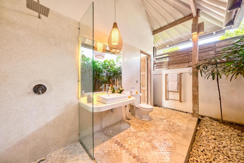 PROMO 4 bd Spacious villa in strategic location PROMO 4 bd Spacious villa in strategic location