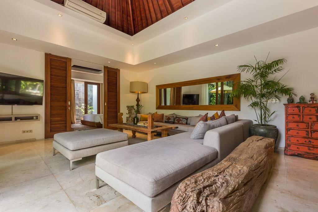 Eshara 3 our Peaceful 3BR Pool Villa close to Oberoi Beach Eshara 3 our Peaceful 3BR Pool Villa close to Oberoi Beach