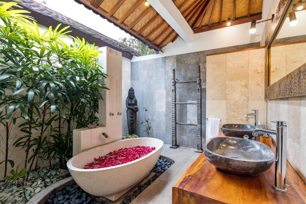 Villa Shantika by Villa Finder Villa Shantika by Villa Finder