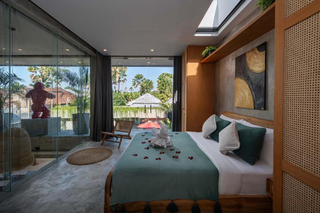 Artistic 4BD Villa with Private Pool & Jungle Vibes