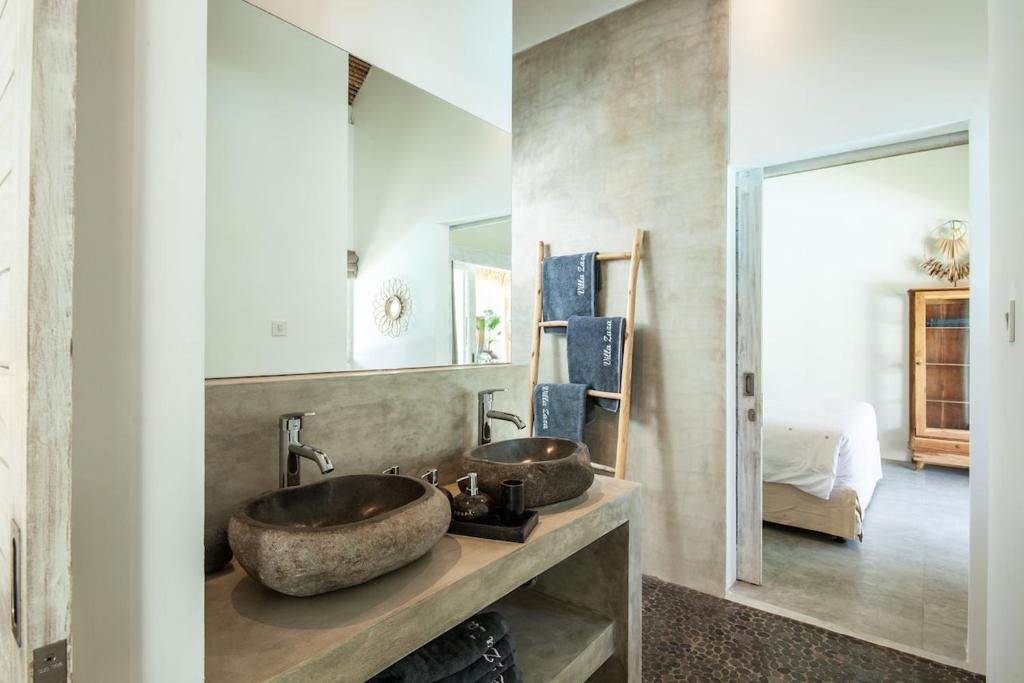 New 5 bedroom Villa close to Seminyak eat street
