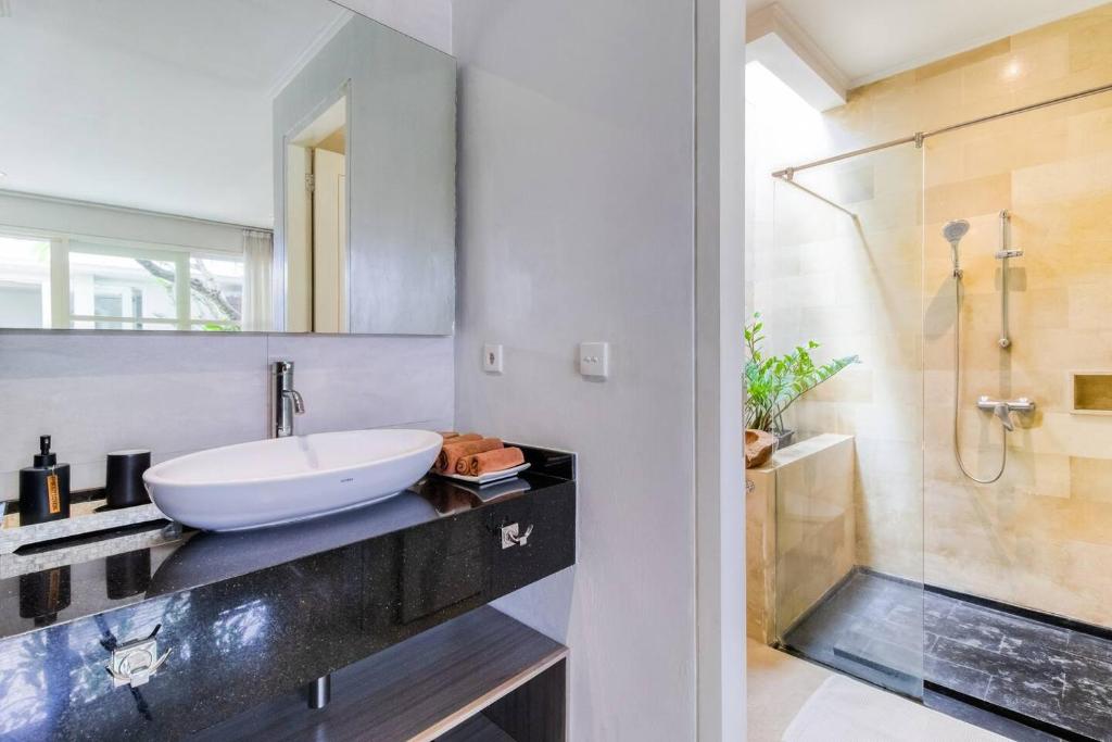 Private 2 Bed Pool Villa In Bustling Petitenget Private 2 Bed Pool Villa In Bustling Petitenget
