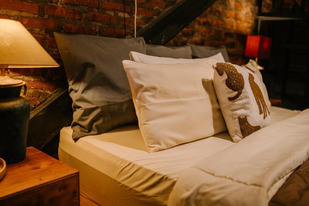 Unique Industrial Loft - 10 mins walk to Seminyak Beach Unique Industrial Loft - 10 mins walk to Seminyak Beach