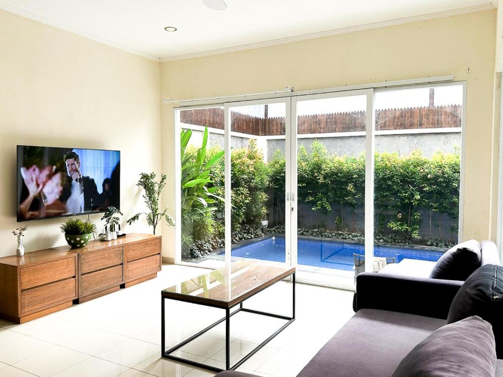 3BR, 5Beds, 10ppl, Seminyak, BeachSide 3BR, 5Beds, 10ppl, Seminyak, BeachSide