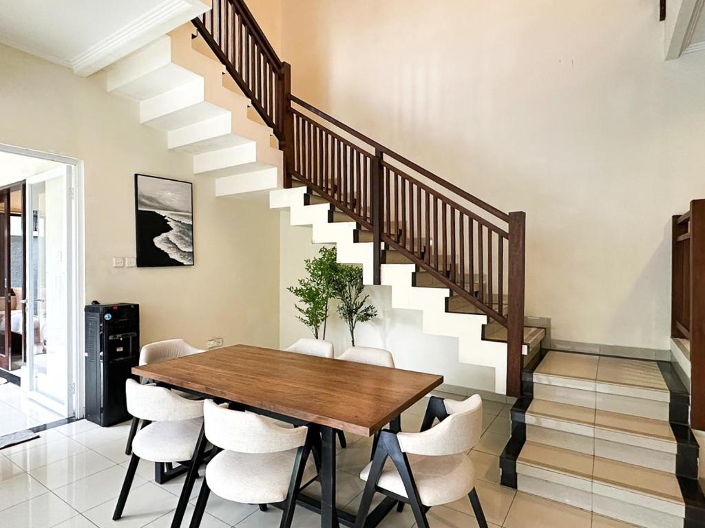 3BR, 5Beds, 10ppl, Seminyak, BeachSide 3BR, 5Beds, 10ppl, Seminyak, BeachSide