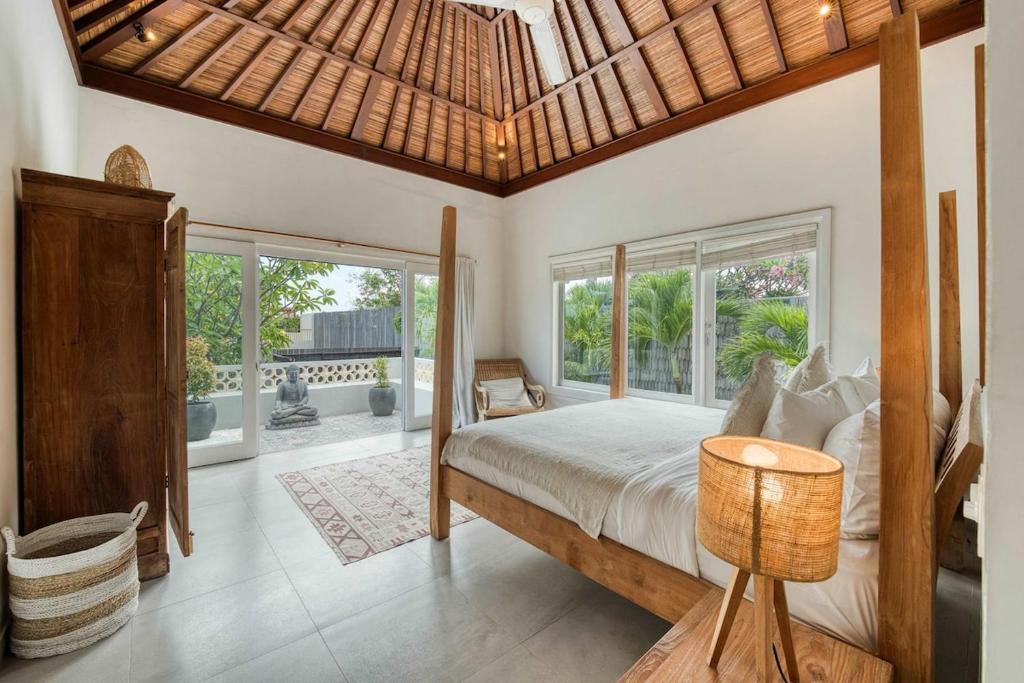 Villa Meya 3 Bedroom Villa in Central Seminyak